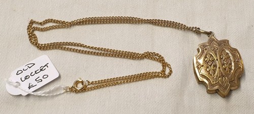 Vintage gold plated locket - plated,