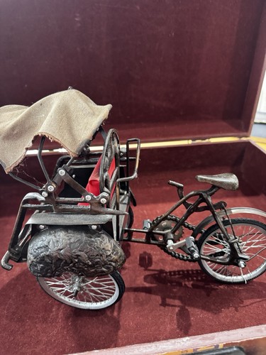 Vintage made india metal - made,