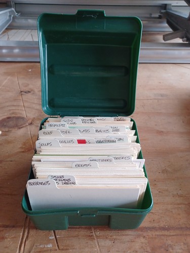 Vintage recipe box stuffed - recipe, w/