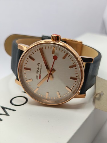 New mondaine rose gold - gold, tone