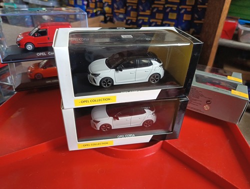 Boxed model minichamps - e,