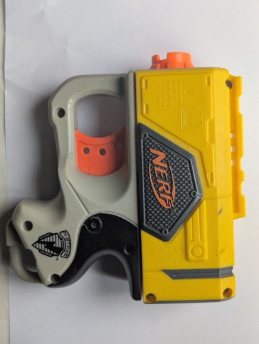 Nerf strike reflex pistol - nerf, n-strike