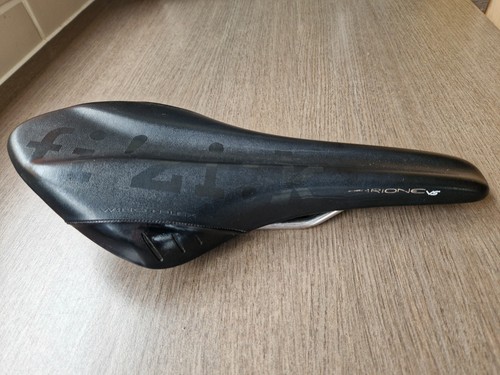 Fizik arione cycling - arione, vs