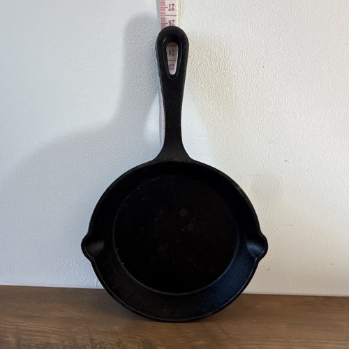 Cast iron round frying pan - cast,