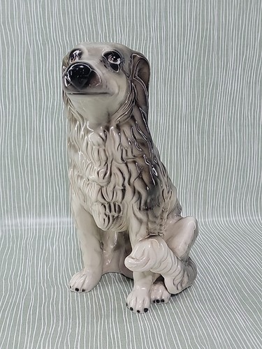 Large vintage spaniel dog - large,
