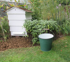Vintage green enamel bucket pail garden planter pot ornament display