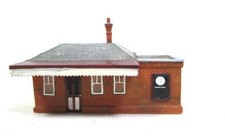 HORNBY N8002 Lyddle End (Resin) Small Station Waiting Room - N Gauge