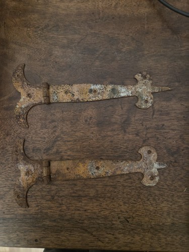 Pair gothic hinge door - 1,