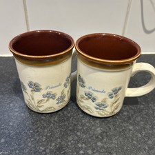Biltons England mugs embossed