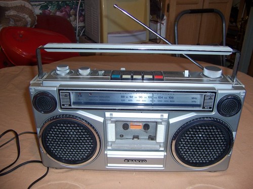 Sanyo 9902 radio - sanyo, m