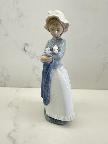 Nao lladro porcelain figurine - nao,