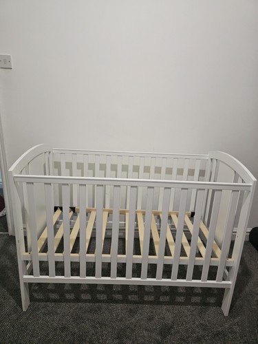 Compact baby cot free - compact,