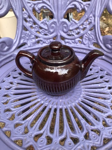 Small brown teapot - small,