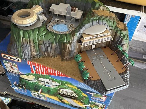 Tracy island with diecast - island,