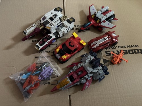 Assorted transformers figures - transformers,