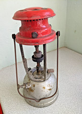 VINTAGE EARLY  RED HOOD  TOP  BIALADDIN  LAMP LANTERN  -   -        M6