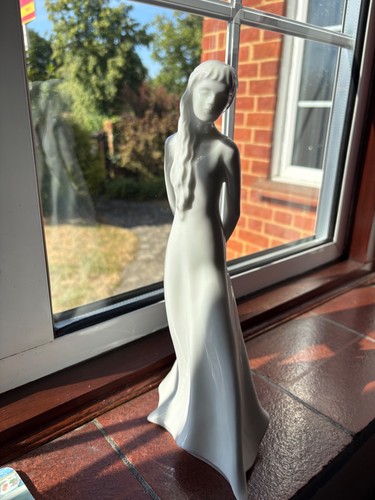 Royal doulton white - doulton, bone