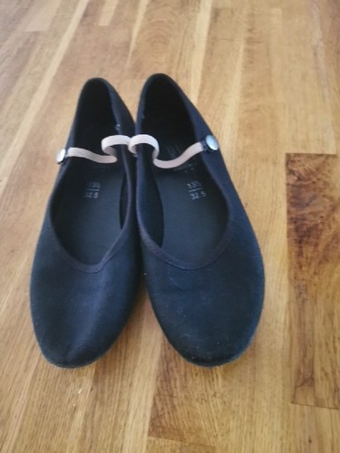 Roch valley character - valley, shoes