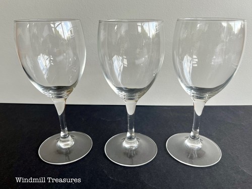 Large red wine - wine, stemmed