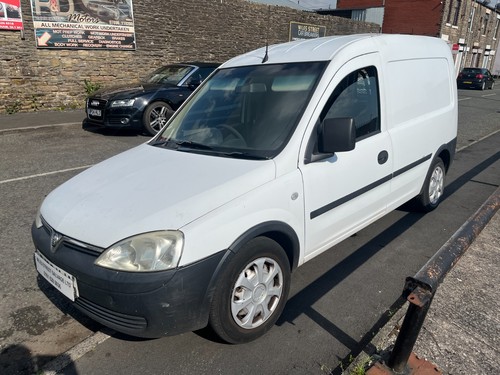Breaking vauxhall combo van - breaking,