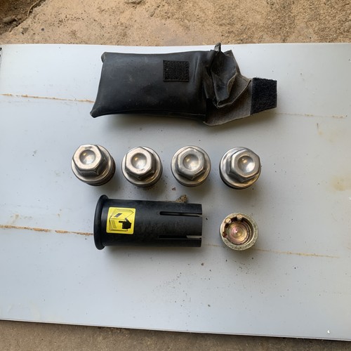 Range rover locking - wheel, nut