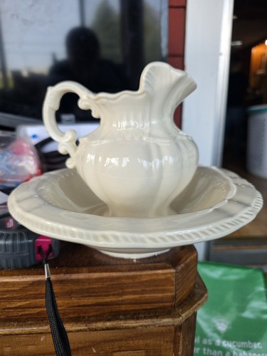 White glossy ceramic - ceramic, floral