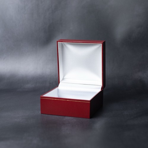Snap shut red watch box - snap,
