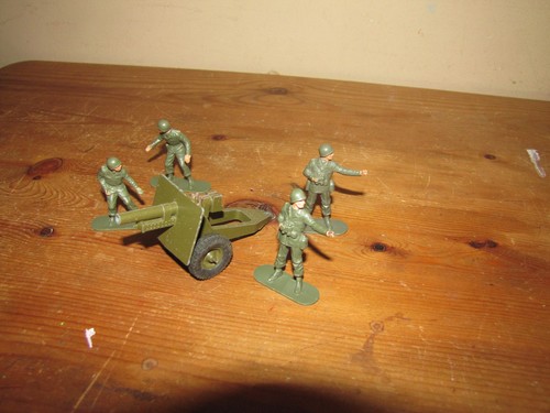 Old britains match - britains,