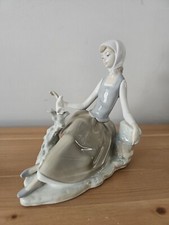Lladro 1977 Figurine