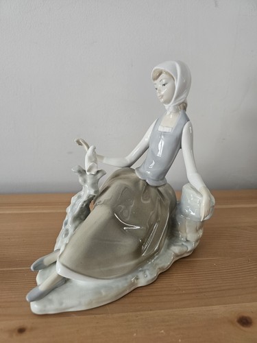 Lladro 1977 figurine - 1977,