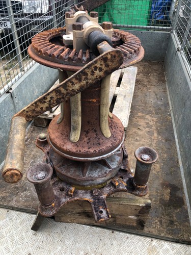Deck mounted capstan - , chain