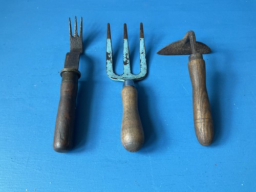 Vintage garden hand tools - ,