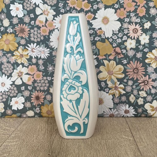 Hornsea floral relief bud - hornsea,