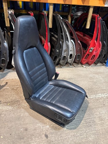 Porsche 944 black front - , right