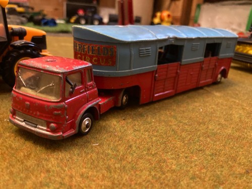 Corgi major toys articulated - corgi,