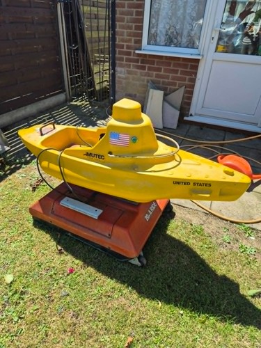 Yellow submarine amutec - yellow,