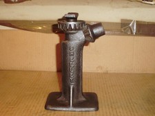 Vintage Shelley 8" car jack