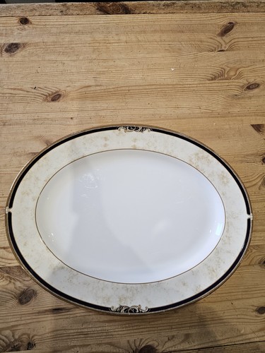 Wedgwood huge oval - 15.25",