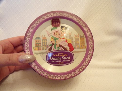 Vtg metal candy tin - metal,