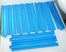 TOMY Trackmaster Thomas Blue