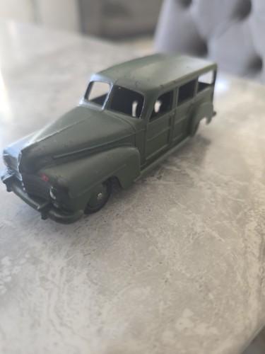 Dinky toys 27f plymouth - plymouth, army
