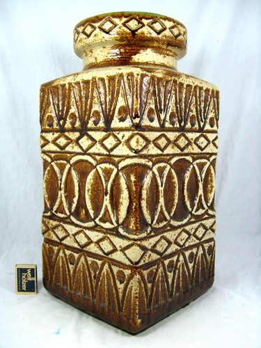 Beautiful bodo mans - 70's,