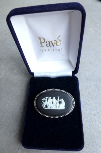 Wedgwood black basalt brooch - wedgwood,