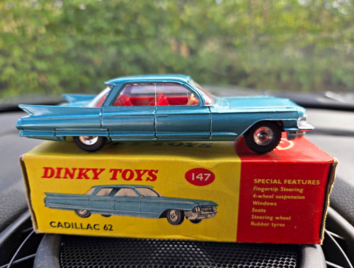 Dinky toys 147 cadillac - dinky,