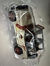 Jurassic Park- '93 Jeep Wrangler Diecast Model Toy New Boxed