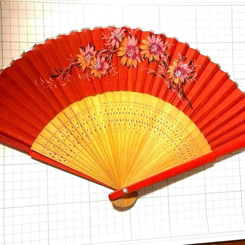 Red floral pattern - , folding