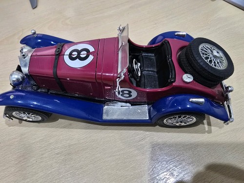 Burago scale die cast - burago,