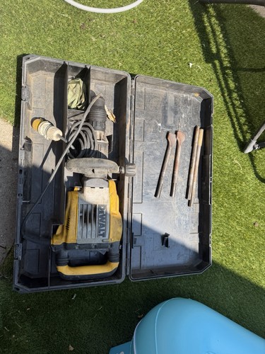 Dewalt d25902 breaker sds - dewalt,