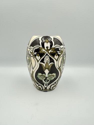 Moorcroft collectors club - moorcroft,