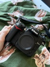 Nikon D7000 DSLR Camera